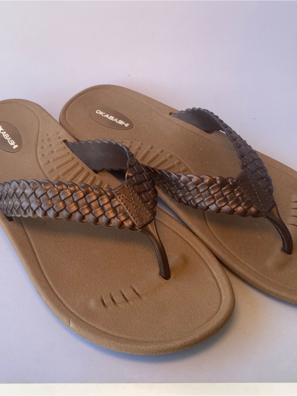 OKABASHI Women's Breeze Flip Flop Sandals, Size L (9/10) Tan w/ brown straps.